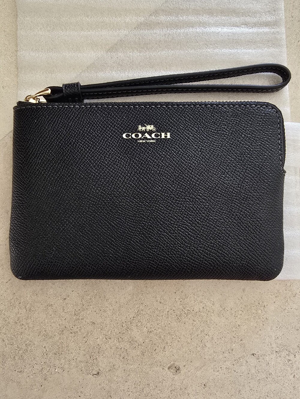 NWT Coach Corner Zip Wristlet - Black with Gold Logo